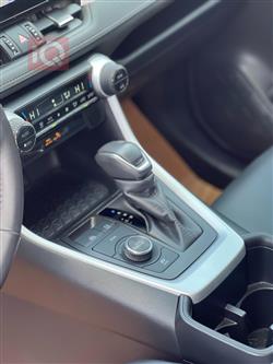 تۆیۆتا ڕاڤ 4